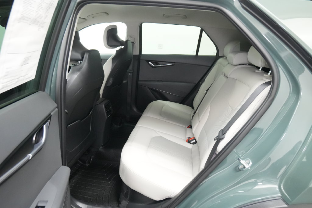 Used 2023 Kia Niro EX FWD image 17
