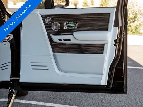Used 2023 Rolls-Royce Phantom Sedan w/ The Phantom Package RWD image 36
