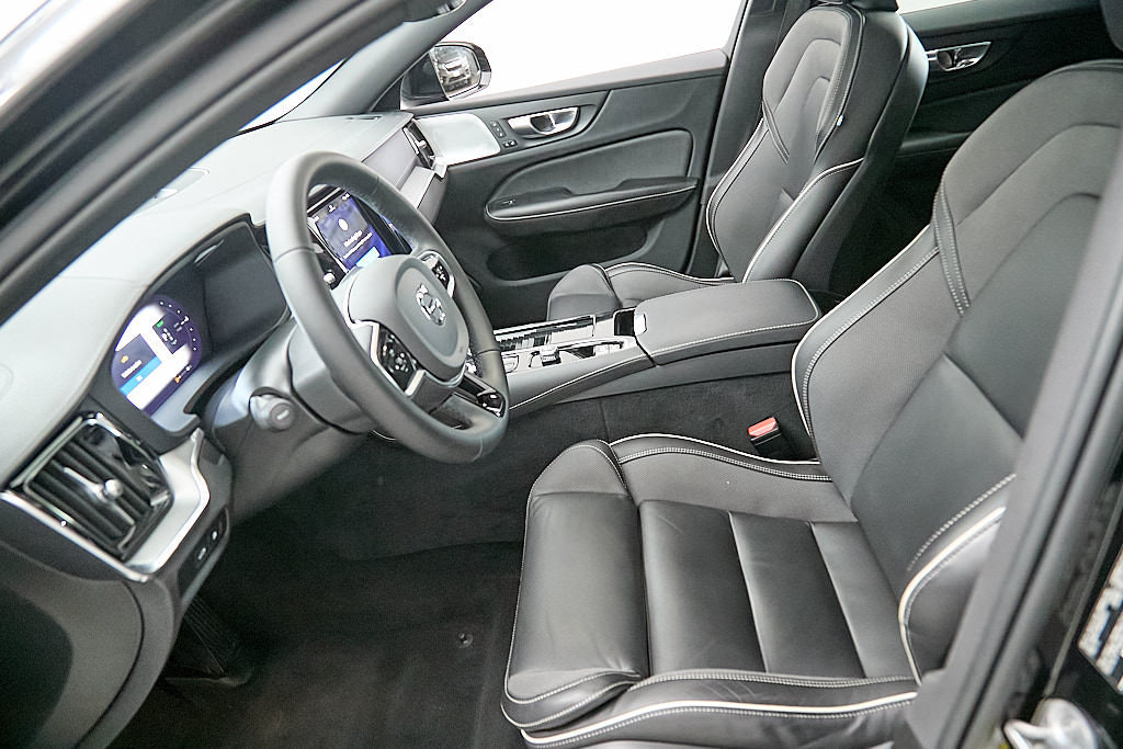 Certified 2024 Volvo S60 T8 Ultimate w/ Climate Package AWD/4WD image 14