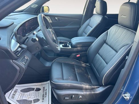 New 2026 Buick Enclave Avenir w/ Super Cruise Package image 9