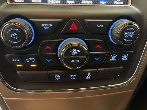 Used 2015 Jeep Grand Cherokee Limited w/ Luxury Group II AWD/4WD image 14