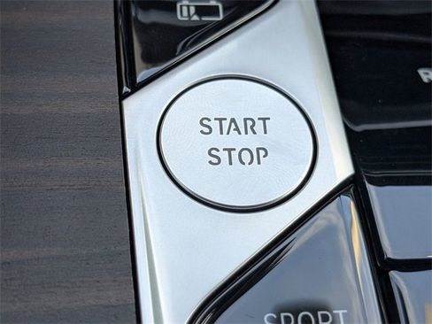 New 2026 BMW X5 xDrive50e image 33