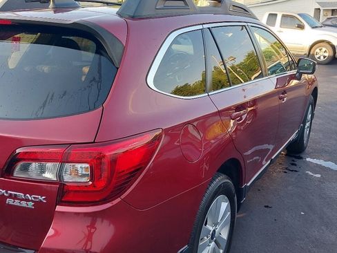 Used 2017 Subaru Outback 2.5i Premium AWD/4WD image 19