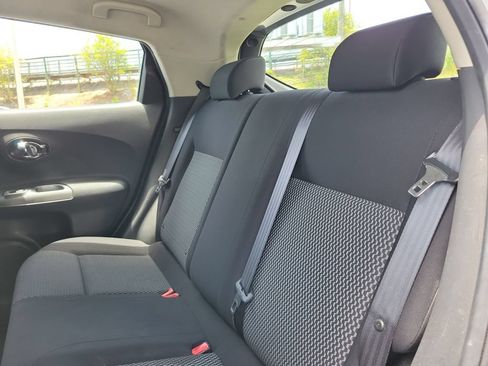 Used 2015 Nissan Juke S FWD image 9