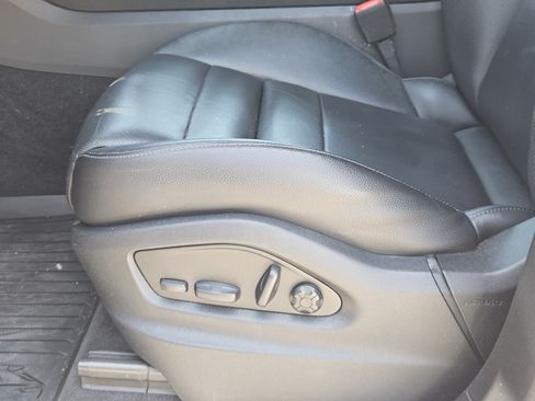 Certified 2024 Porsche Cayenne AWD/4WD image 23