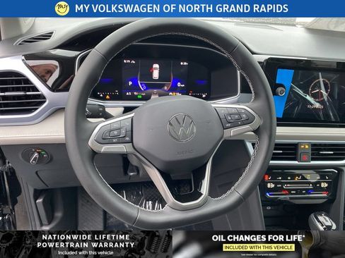 New 2026 Volkswagen Taos SE AWD/4WD image 9