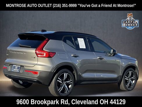 Used 2022 Volvo XC40 T5 R-Design w/ Climate Package image 7