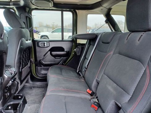 Used 2020 Jeep Wrangler Unlimited Rubicon w/ Dual Top Group AWD/4WD image 31