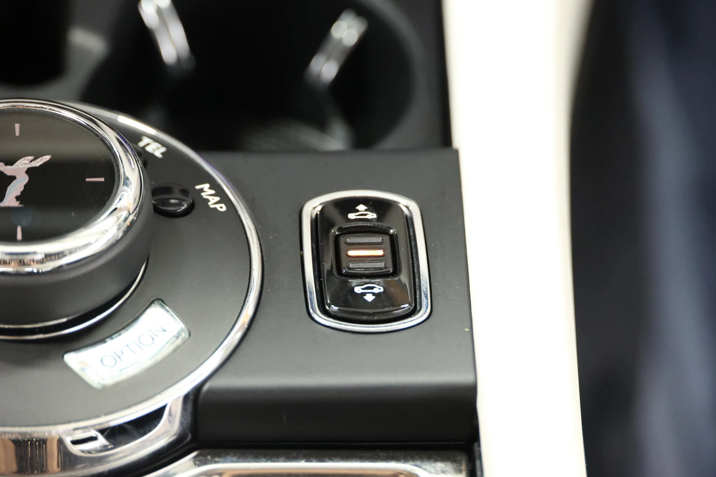 Used 2017 Rolls-Royce Wraith RWD image 58