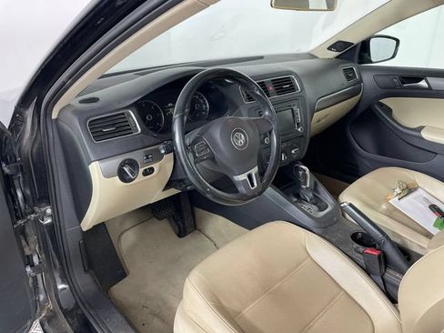 Used 2013 Volkswagen Jetta TDI FWD image 3