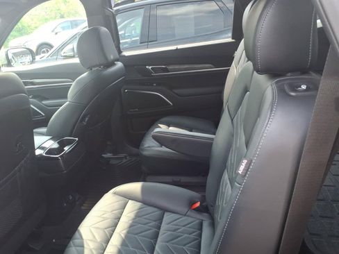 Certified 2025 Kia Telluride SX Prestige X-Pro AWD/4WD image 8
