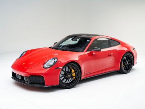 Certified 2025 Porsche 911 Carrera GTS image 1