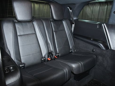 Used 2025 Mercedes-Benz GLS 450 4MATIC image 70