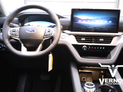 New 2025 Ford Explorer Active image 22
