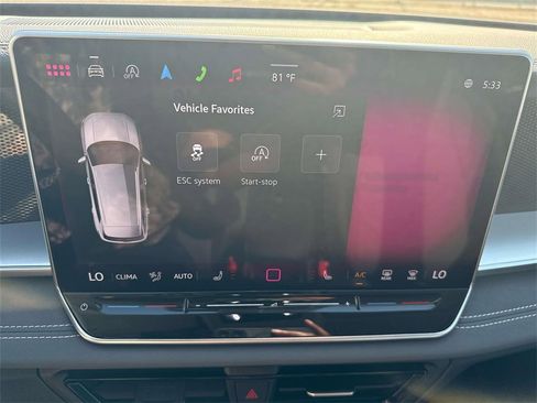 New 2025 Volkswagen Tiguan SE image 21