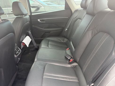 Used 2021 Hyundai Sonata Limited w/ Preferred Accessory Package FWD image 8