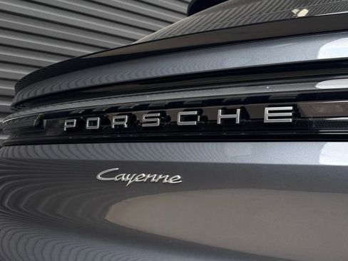 New 2026 Porsche Cayenne Coupe AWD/4WD image 31