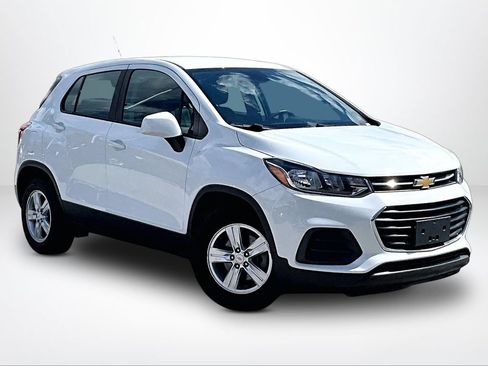 Used 2020 Chevrolet Trax LS FWD image 13