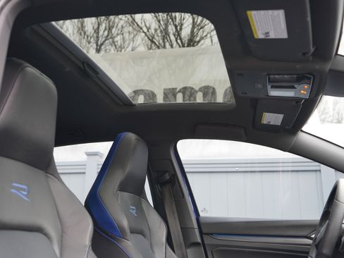 Used 2022 Volkswagen Golf R 2.0T DSG image 71