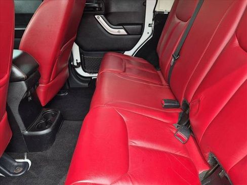 Used 2013 Jeep Wrangler Unlimited Rubicon AWD/4WD image 22