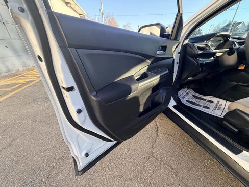 Used 2016 Honda CR-V LX image 31