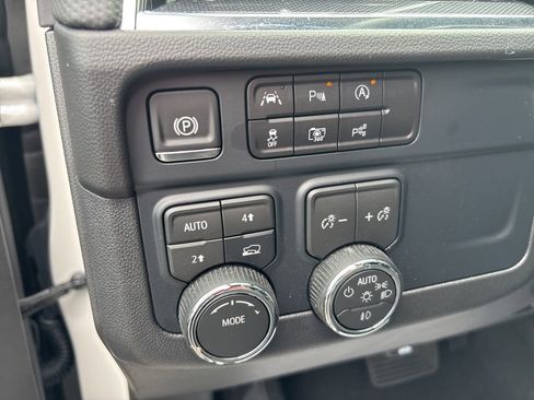 Used 2025 Chevrolet Tahoe RST w/ Comfort Package AWD/4WD image 25
