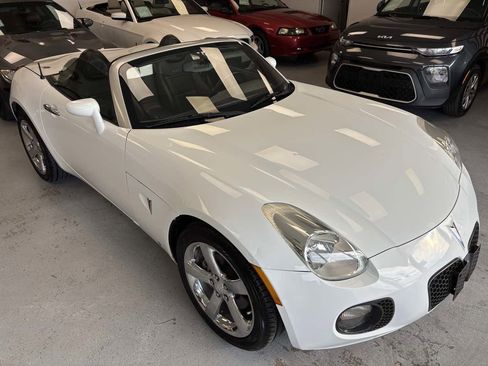 Used 2009 Pontiac Solstice GXP w/ Premium Package image 15