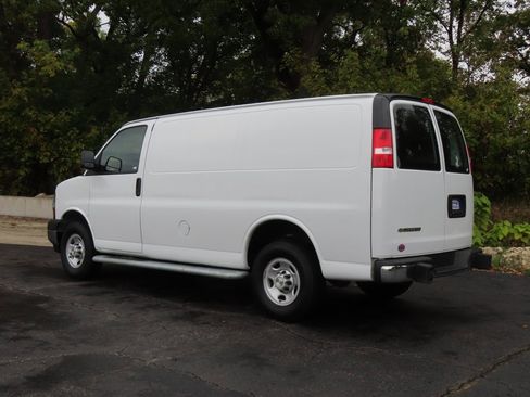 Used 2024 Chevrolet Express 2500 w/ Driver Convenience Package image 27