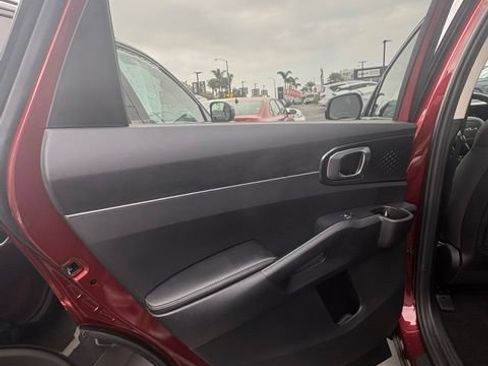 Certified 2025 Kia Sorento LX FWD image 9