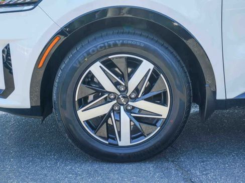 Certified 2023 Kia Sorento EX w/ Panoramic Sunroof Package FWD image 9