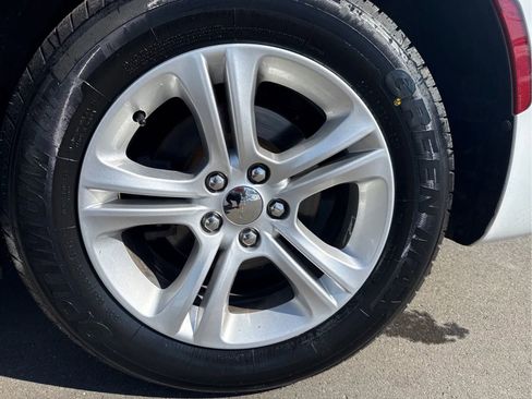 Used 2019 Dodge Charger SXT image 32