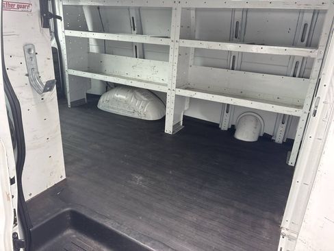 Used 2018 Chevrolet Express 2500 w/ Driver Convenience Package RWD image 7