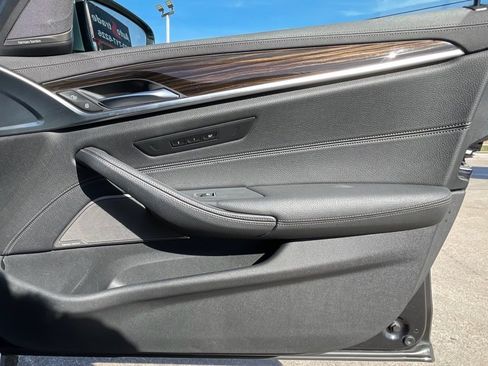 Used 2022 BMW M550i xDrive M550i xDrive image 38