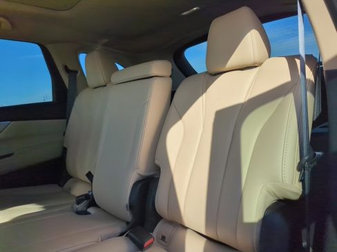 Used 2025 Acura MDX FWD image 21
