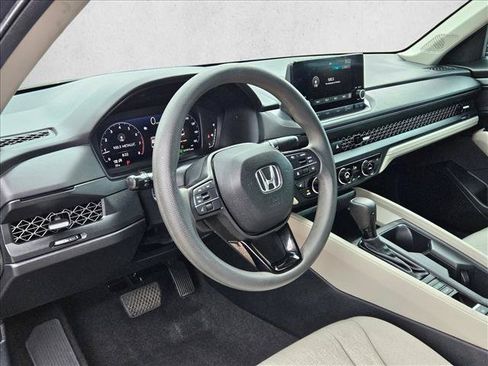 Used 2023 Honda Accord EX image 10