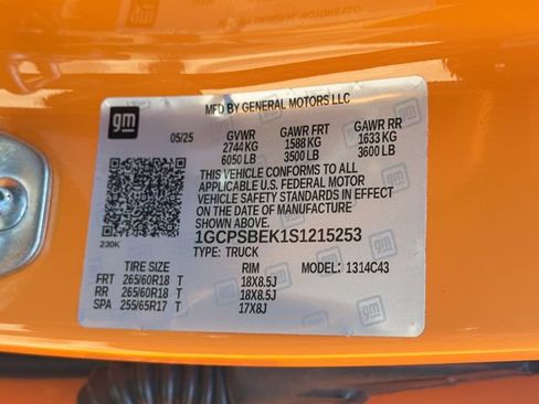 Used 2025 Chevrolet Colorado W/T w/ WT Custom Package RWD image 38