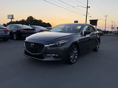 Used 2018 MAZDA MAZDA3 Grand Touring FWD image 3