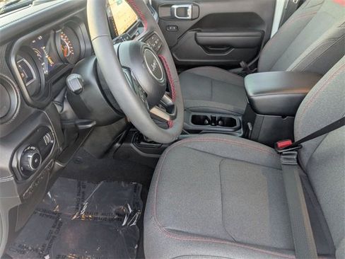 Used 2024 Jeep Wrangler Rubicon w/ Technology Group image 17