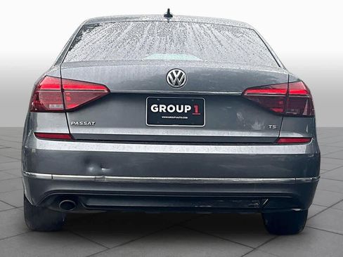 Used 2017 Volkswagen Passat 1.8T R-Line FWD image 5