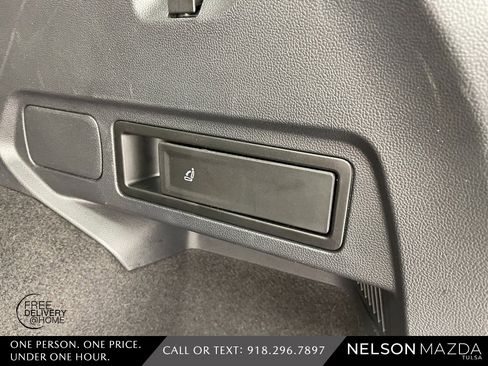 Used 2021 Volkswagen Tiguan SE w/ Panoramic Sunroof Package image 41