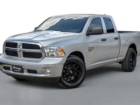 Used 2019 RAM 1500 Tradesman w/ Tradesman SXT Package RWD image 4