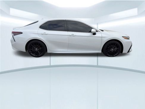 Used 2023 Toyota Camry XSE image 7