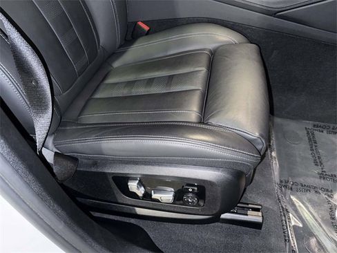 Used 2021 BMW X6 xDrive40i w/ M Sport Package image 14