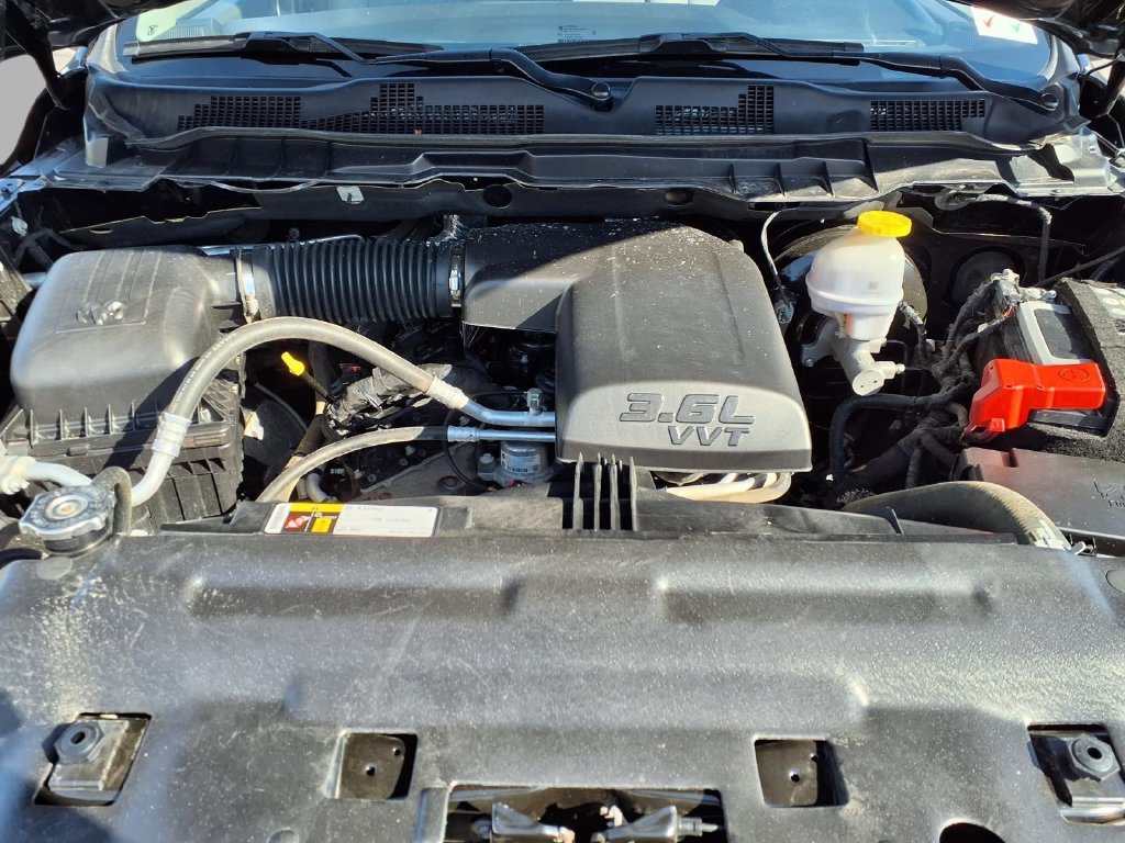 Used 2024 RAM 1500 Classic SLT AWD/4WD image 3
