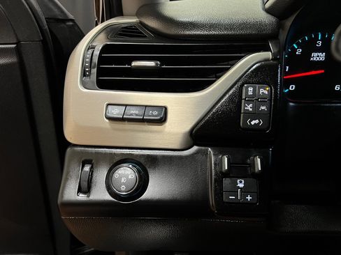 Used 2020 GMC Yukon XL Denali w/ Denali Premium Package RWD image 25