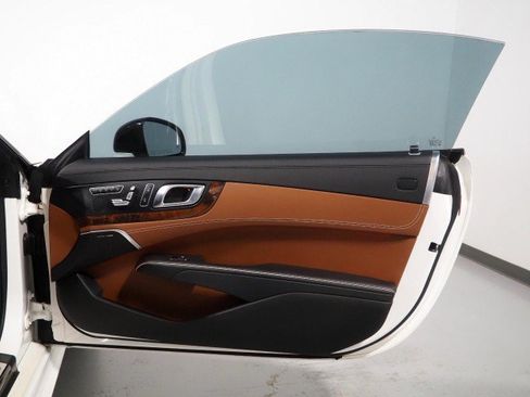 Used 2017 Mercedes-Benz SL 550 image 56