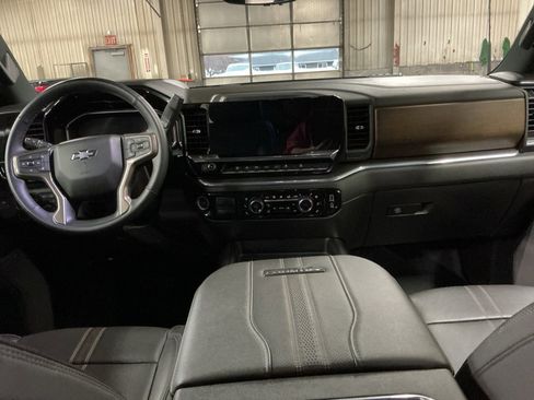 Used 2024 Chevrolet Silverado 2500 High Country w/ High Country Premium Package image 27