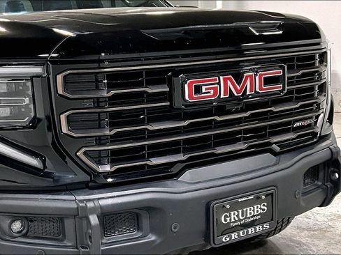 Used 2024 GMC Sierra 1500 AT4X image 38