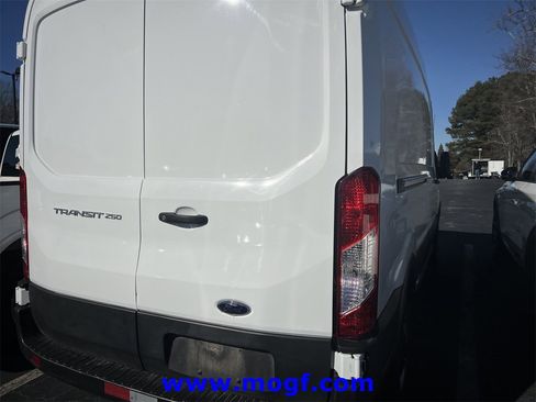 Used 2023 Ford Transit 250 Medium Roof w/ Load Area Protection Package image 3