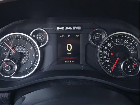 Used 2024 RAM 2500 Tradesman w/ Chrome Appearance Group image 18